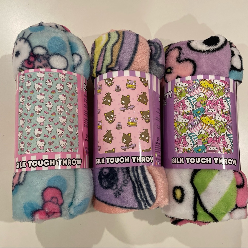 SET of 3 SANRIO HELLO KITTY & FRIENDS SILK TOUCH THROWS 40 X 50 KEROPPI CHOCOCAT